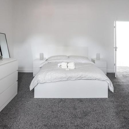 Spacious 4 Bed House In Birmingham, Suitable For Contractors Exterior foto