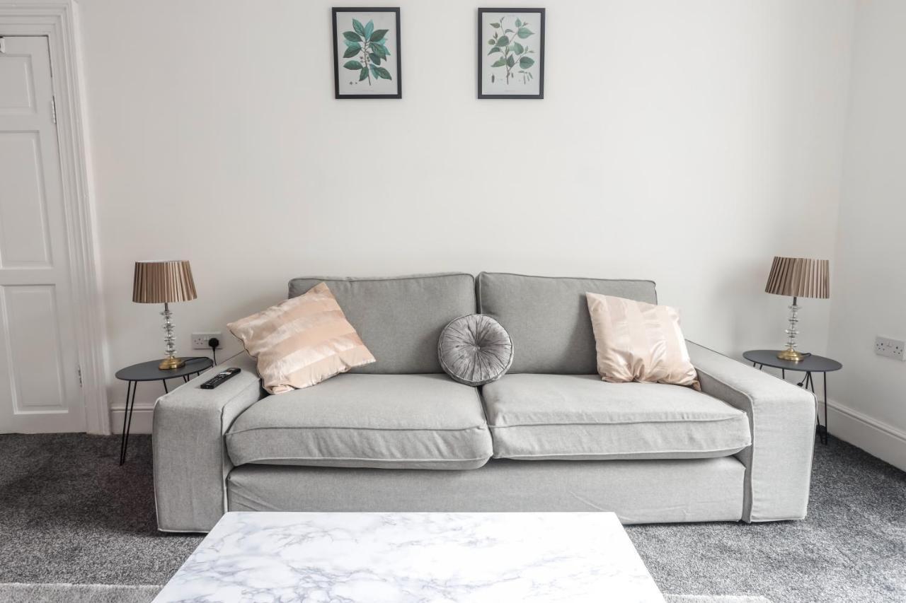 Spacious 4 Bed House In Birmingham, Suitable For Contractors Exterior foto
