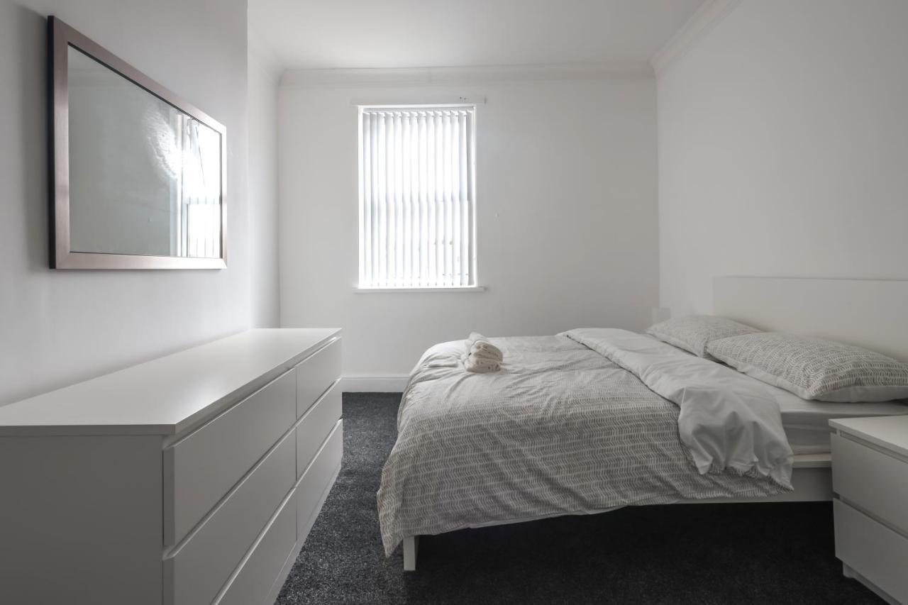 Spacious 4 Bed House In Birmingham, Suitable For Contractors Exterior foto