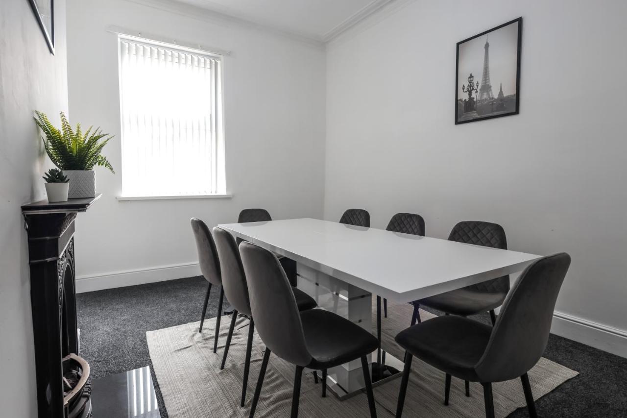 Spacious 4 Bed House In Birmingham, Suitable For Contractors Exterior foto