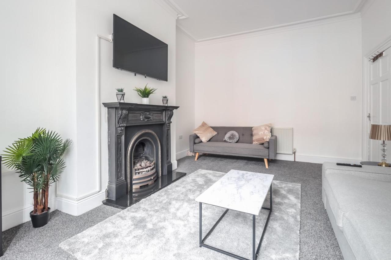 Spacious 4 Bed House In Birmingham, Suitable For Contractors Exterior foto