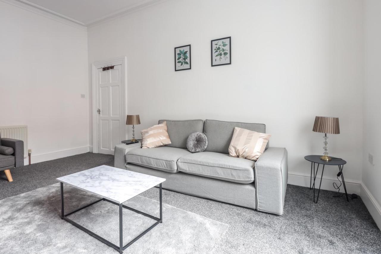 Spacious 4 Bed House In Birmingham, Suitable For Contractors Exterior foto
