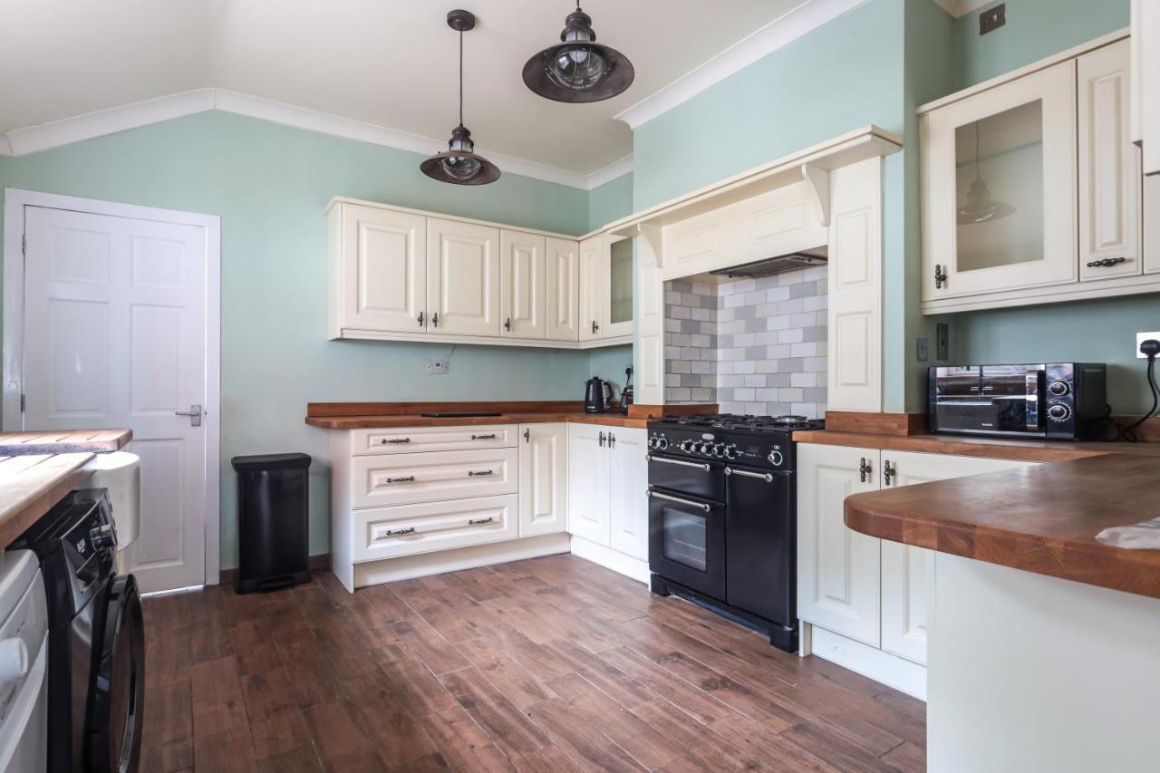 Spacious 4 Bed House In Birmingham, Suitable For Contractors Exterior foto