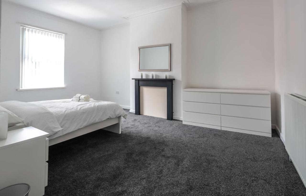 Spacious 4 Bed House In Birmingham, Suitable For Contractors Exterior foto