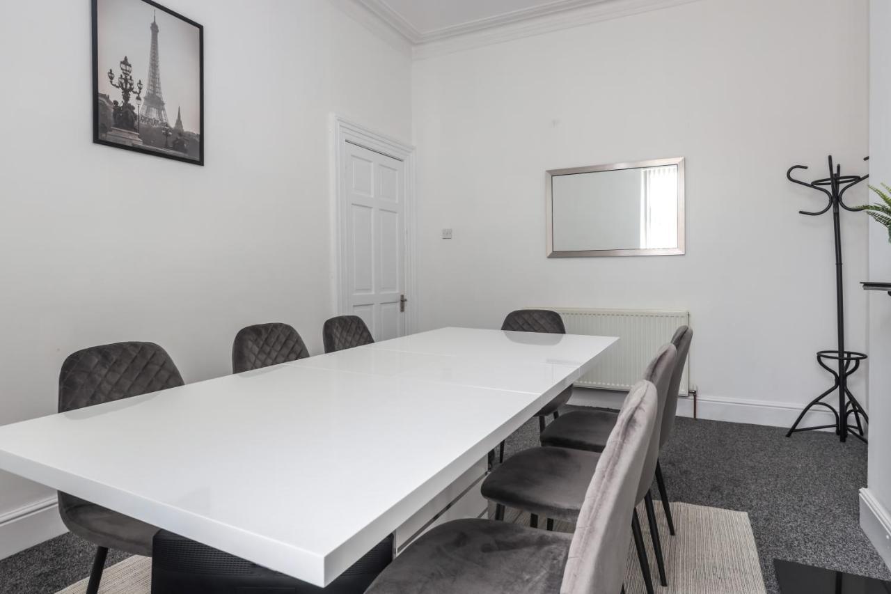 Spacious 4 Bed House In Birmingham, Suitable For Contractors Exterior foto